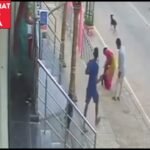 Dog attack a children- शहर के विद्यानगर इलाके की घटना, लोगों ने बच्चे बचाई जान, बच्चे का इलाज जारी, देखिए video | 🅱️ Navbharat News India